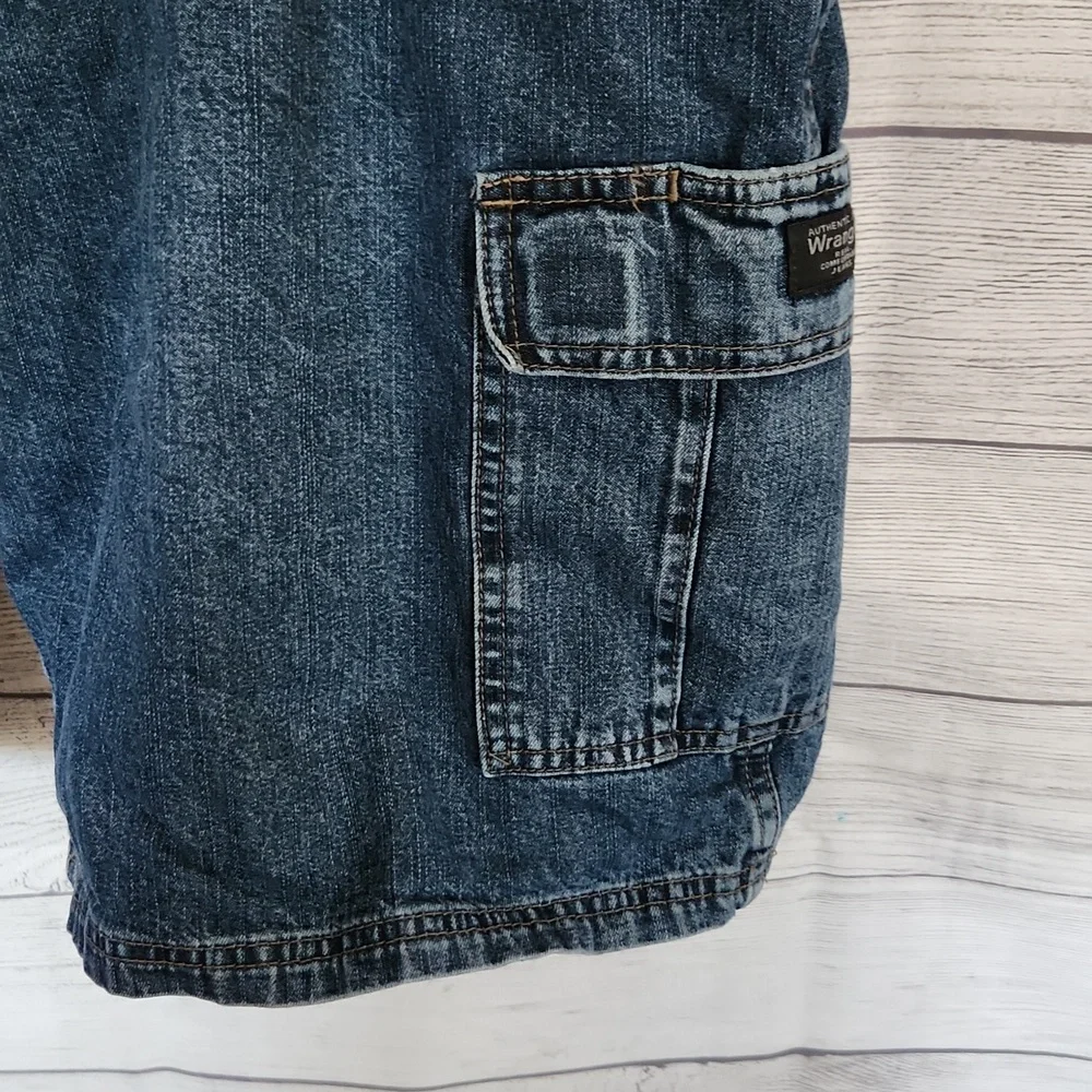 Wrangler jean cargo shorts - Picture 3 of 6